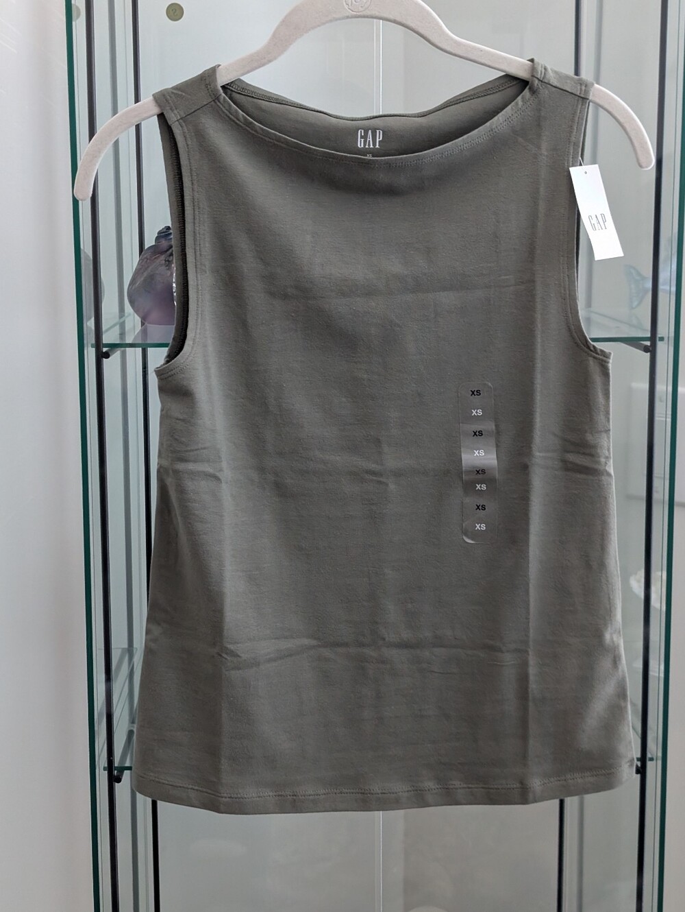 GAP Women’s Sleeveless Crewneck Tank Top - Olive